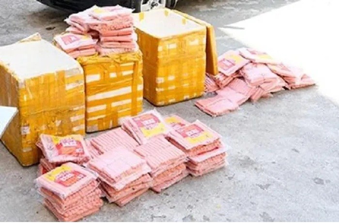 Số xúc xích không rõ nguồn gốc bị thu giữ Số xúc xích không rõ nguồn gốc bị thu giữ