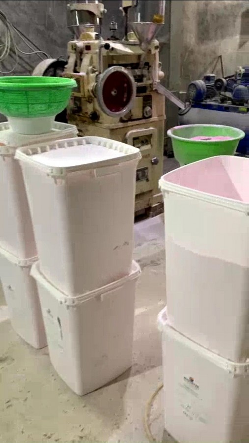 Quản lý thị trường Hà Nội: Triệt phá cơ sở sản xuất thuốc tây nghi làm giả cực lớn