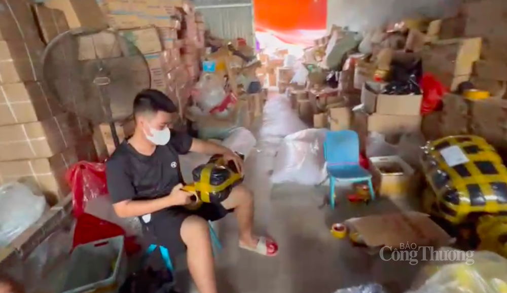 HÌnh ảnh kho hàng cắt ra từ clio HÌnh ảnh kho hàng cắt ra từ clio