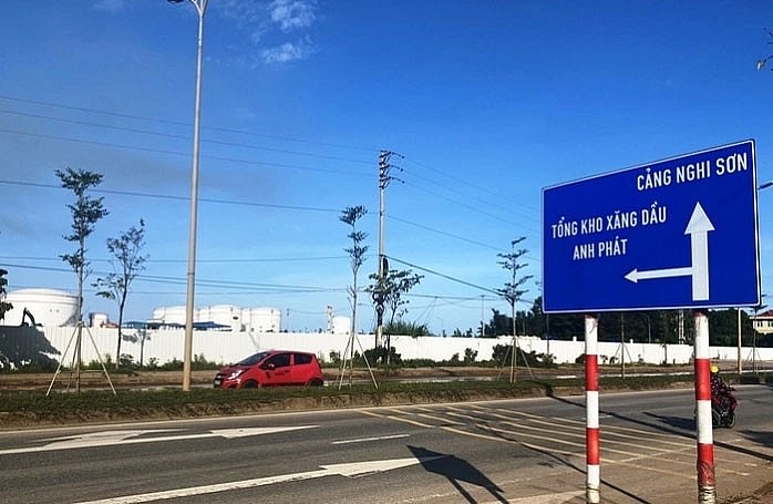 Hé lộ về ‘ông lớn’ Anh Phát xứ Thanh, đầu tư 2.400 tỷ làm Khu công nghiệp Đồng Vàng Hé lộ về ‘ông lớn’ Anh Phát xứ Thanh, đầu tư 2.400 tỷ làm Khu công nghiệp Đồng Vàng