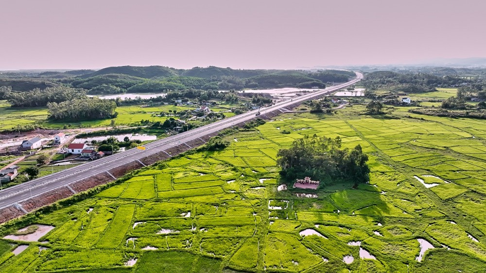 Cao tốc Vân Đồn - Móng Cái Cao tốc Vân Đồn - Móng Cái