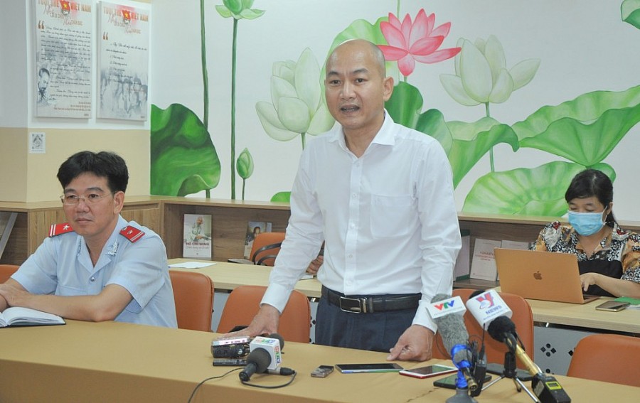 TP. Hồ Chí Minh: Cho xe bồn lưu thông trong giờ cao điểm bổ sung nguồn cho cửa hàng xăng dầu