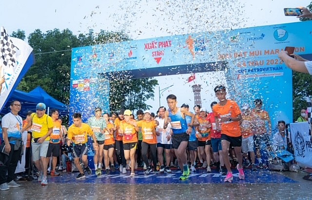 Ðất Mũi Marathon Cà Mau 2022 - sân chơi bổ ích, nhằm nâng cao nhận thức của người dân về việc rèn luyện thể dục thể thao để nâng cao sức khoẻ, tầm vóc và chất lượng cuộc sống. Ðất Mũi Marathon Cà Mau 2022 - sân chơi bổ ích, nhằm nâng cao nhận thức của người dân về việc rèn luyện thể dục thể thao để nâng cao sức khoẻ, tầm vóc và chất lượng cuộc sống.