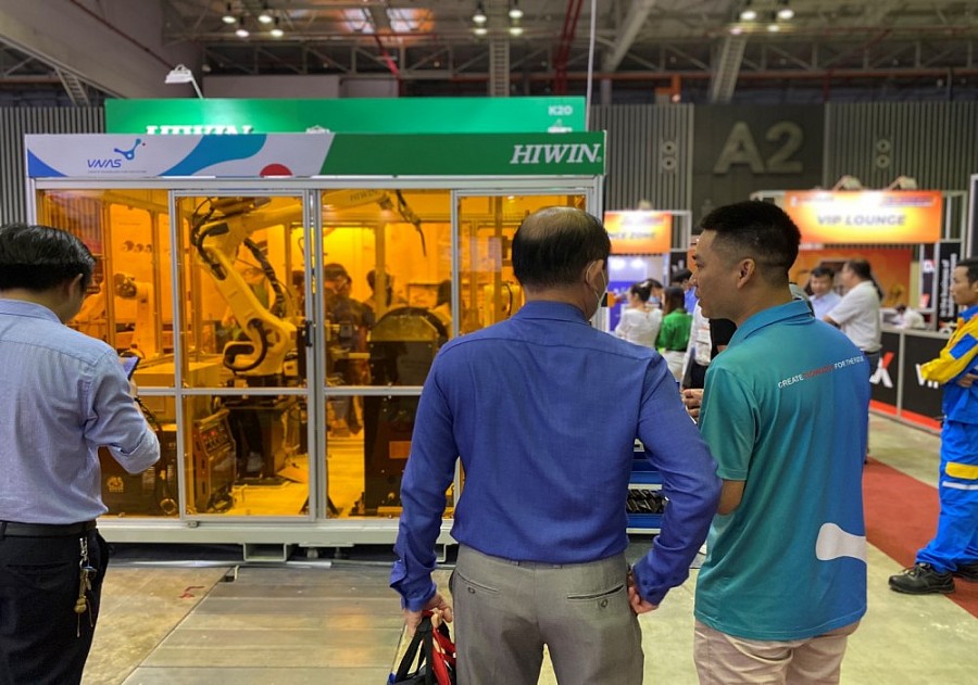 Trạm hàn tự động được VNAS kết hợp Hiwin mang tới triển lãm. Ảnh: VNAS Trạm hàn tự động được VNAS kết hợp Hiwin mang tới triển lãm. Ảnh: VNAS