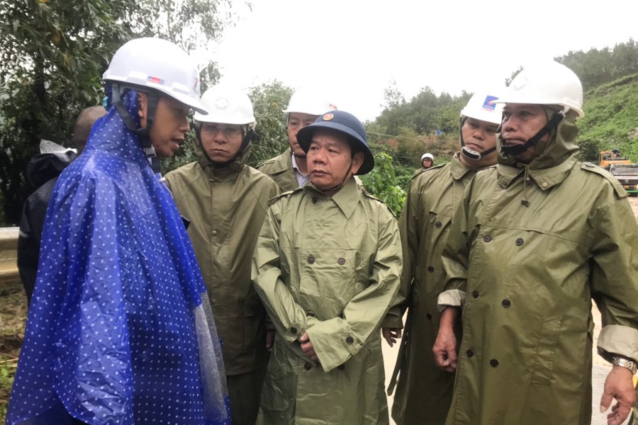 Quảng Ngãi: Nỗ lực tìm kiếm kỹ sư mất tích ở vụ sạt lở thủy điện Kà Tinh Quảng Ngãi: Nỗ lực tìm kiếm kỹ sư mất tích ở vụ sạt lở thủy điện Kà Tinh