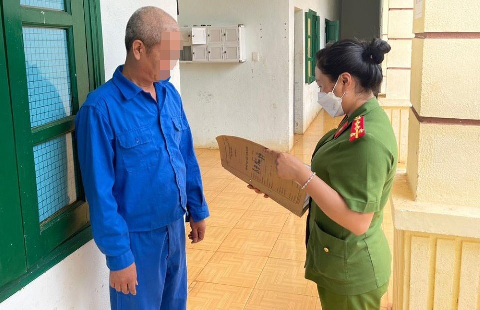 Đối tượng Nguyễn Văn T. tại cơ quan công an. Ảnh Công an cung cấp Đối tượng Nguyễn Văn T. tại cơ quan công an. Ảnh Công an cung cấp
