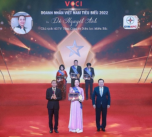 Bông hồng vàng của ngành điện vinh danh Doanh nhân tiêu biểu năm 2022 Bông hồng vàng của ngành điện vinh danh Doanh nhân tiêu biểu năm 2022