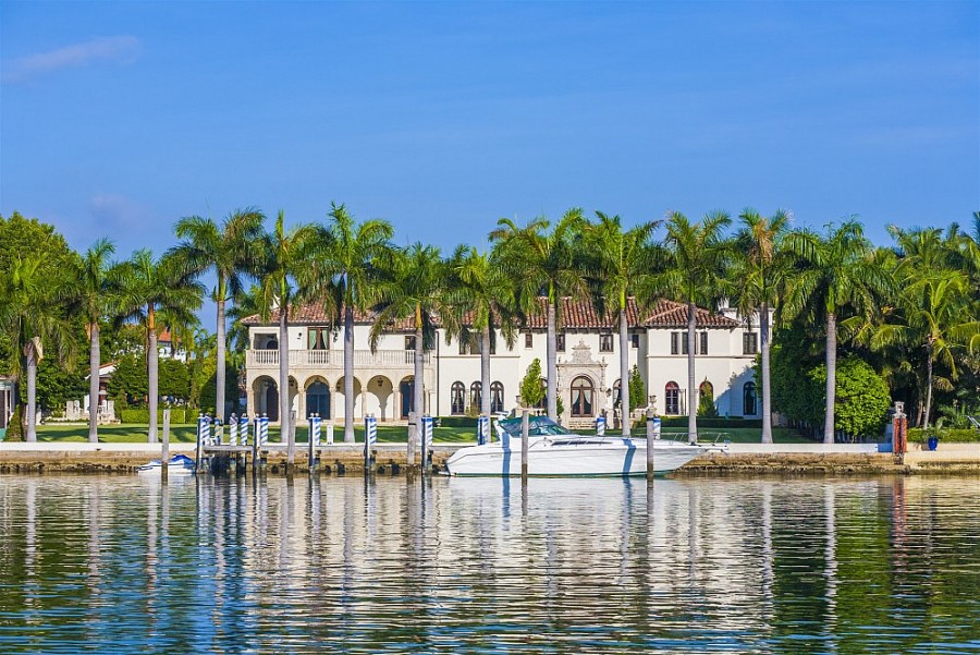 Phong cách home resort với du thuyền đậu trước cửa ngày càng được giới thượng lưu ưa chuộng. Ảnh: dreamstime