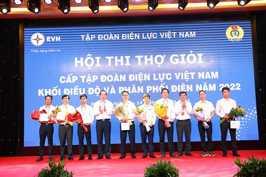 Công bố kết quả Hội thi thợ giỏi khối Phân phối điện và Điều độ hệ thống điện EVN Công bố kết quả Hội thi thợ giỏi khối Phân phối điện và Điều độ hệ thống điện EVN