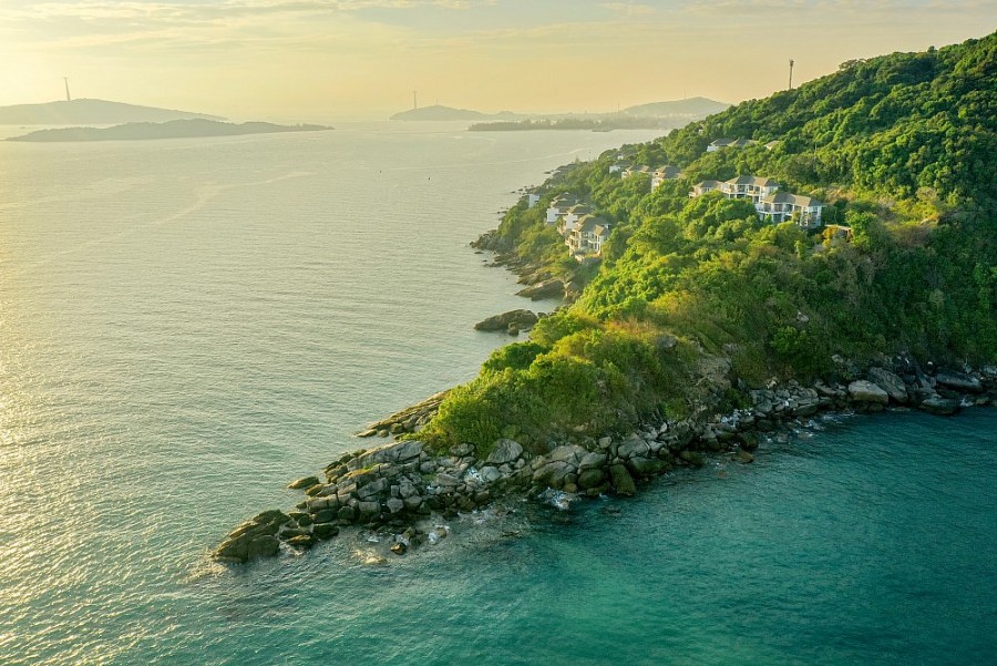 50 căn villa Sun Premier Village The Eden Bay hai mặt biển như tiệp vào núi rừng và biển khơi. 50 căn villa Sun Premier Village The Eden Bay hai mặt biển như tiệp vào núi rừng và biển khơi.