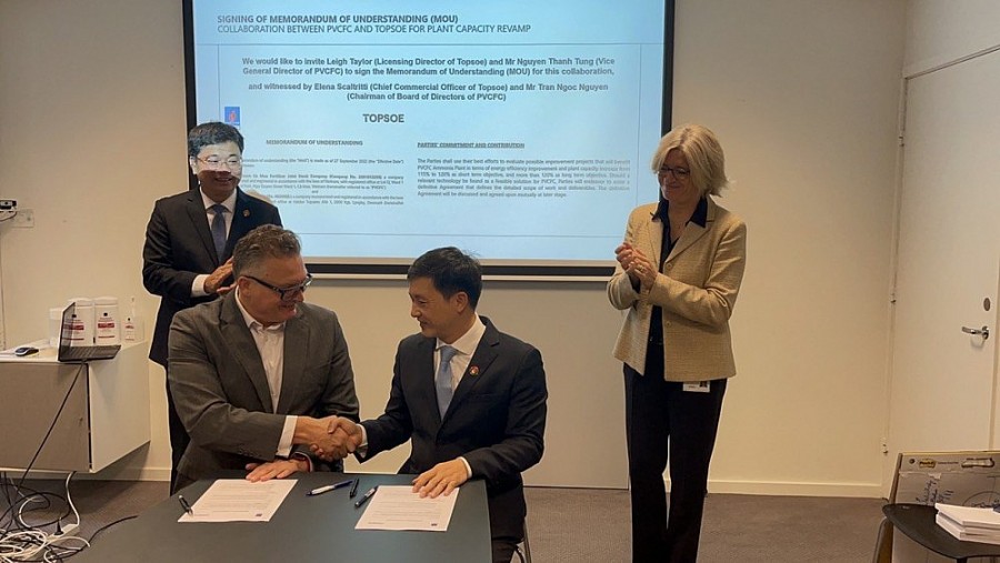 Nhà bản quyền hàng đầu châu Âu công nhận nhà máy Đạm Cà Mau thuộc “Top 10% Nhà máy có mức tiêu hao năng lượng thấp nhất thế giới” Nhà bản quyền hàng đầu châu Âu công nhận nhà máy Đạm Cà Mau thuộc “Top 10% Nhà máy có mức tiêu hao năng lượng thấp nhất thế giới”