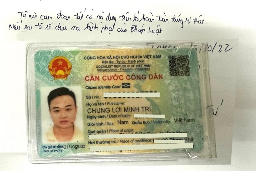 NÓNG: Hải quan phá đường dây buôn lậu thuốc lá, rượu ngoại ngay giữa sân bay Tân Sơn Nhất NÓNG: Hải quan phá đường dây buôn lậu thuốc lá, rượu ngoại ngay giữa sân bay Tân Sơn Nhất