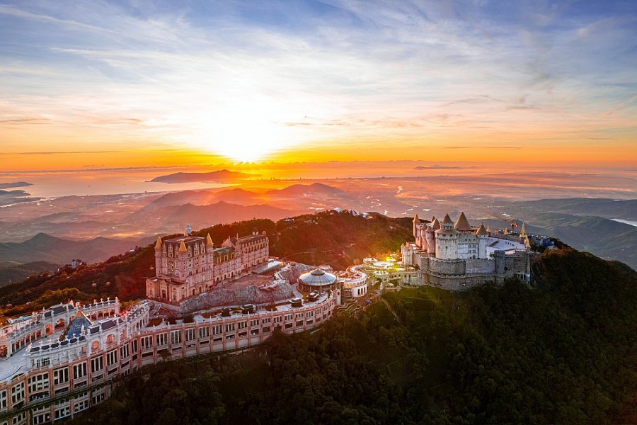 Sun World Ba Na Hills vẫn đang đổi mới từng ngày.