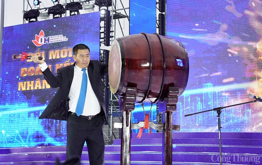 Đại học Công nghiệp TP. Hồ Chí Minh cần ưu tiên đào tạo nguồn nhân lực các ngành công nghiệp nền tảng