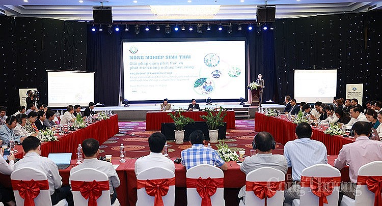 Toàn cảnh diễn đàn Toàn cảnh diễn đàn