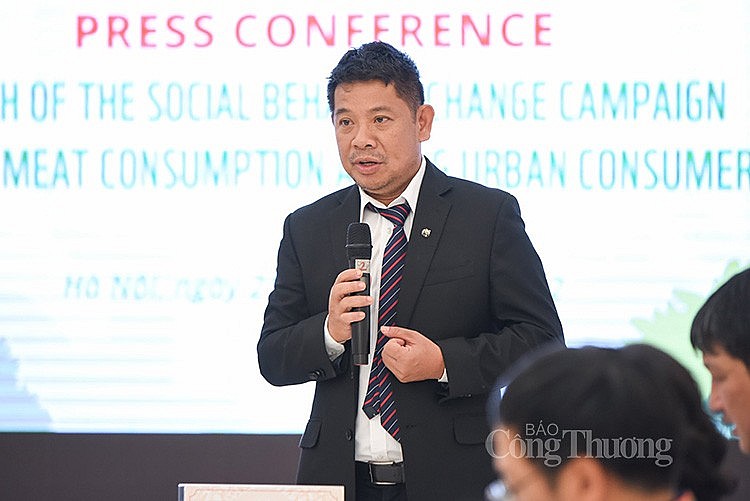 Tiến sĩ Văn Ngọc Thịnh - Giám đốc WWF – Việt Nam phát biểu tại lễ phát động Tiến sĩ Văn Ngọc Thịnh - Giám đốc WWF – Việt Nam phát biểu tại lễ phát động