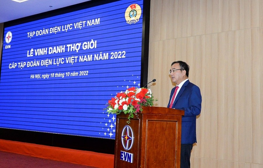 Ông Dương Quang Thành – Bí thư Đảng ủy, Chủ tịch Hội đồng Thành viên EVN phát biểu tại lễ vinh danh Thợ giỏi cấp EVN năm 2022 Ông Dương Quang Thành – Bí thư Đảng ủy, Chủ tịch Hội đồng Thành viên EVN phát biểu tại lễ vinh danh Thợ giỏi cấp EVN năm 2022