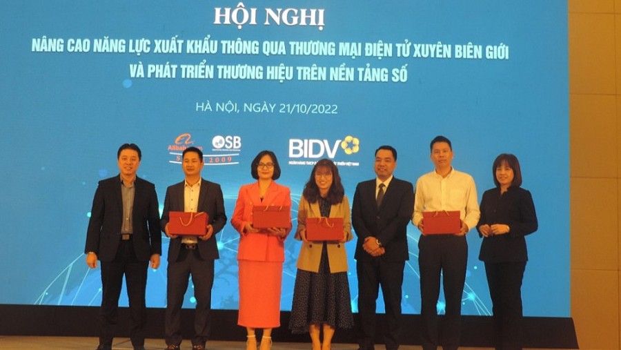 Nâng cao năng lực xuất khẩu thông qua thương mại điện tử xuyên biên giới