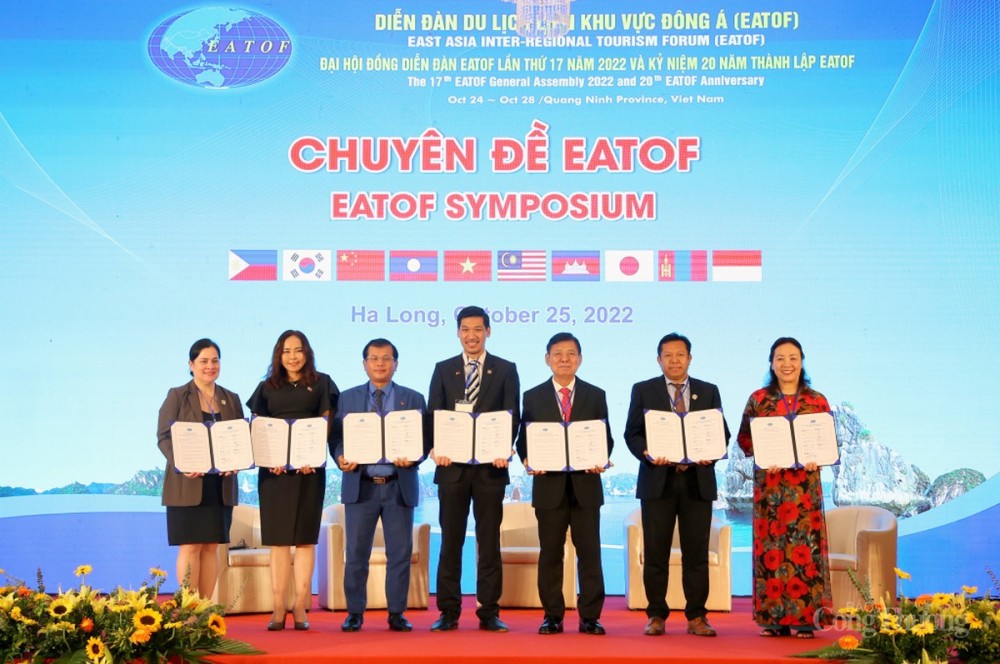 Lễ ký kết Biên bản ghi nhớ giữa các Hiệp hội Du lịch một số tỉnh thành viên EATOF. Lễ ký kết Biên bản ghi nhớ giữa các Hiệp hội Du lịch một số tỉnh thành viên EATOF.