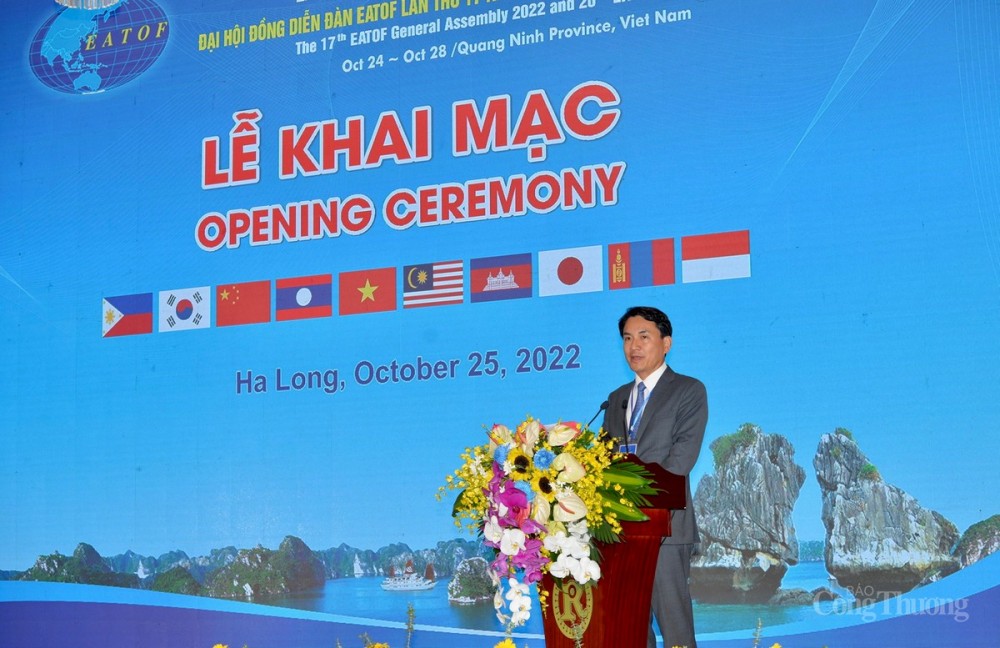 Ông Kim Jin Tae, Tỉnh trưởng tỉnh Gangwon phát biểu tại lễ khai mạc Ông Kim Jin Tae, Tỉnh trưởng tỉnh Gangwon phát biểu tại lễ khai mạc