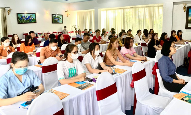 Tổ chức tập huấn kỹ năng kinh doanh trên nền tảng số trên địa bàn tỉnh Kiên Giang Tổ chức tập huấn kỹ năng kinh doanh trên nền tảng số trên địa bàn tỉnh Kiên Giang