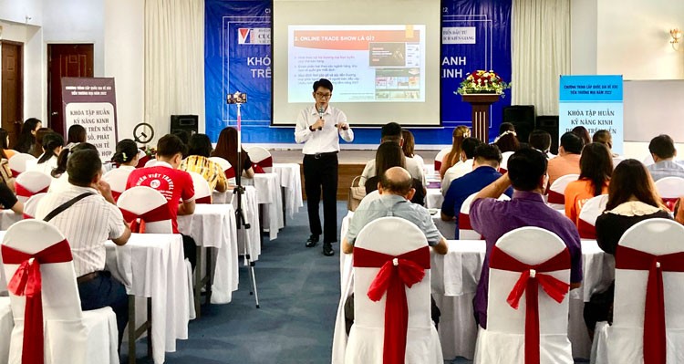 Tổ chức tập huấn kỹ năng kinh doanh trên nền tảng số trên địa bàn tỉnh Kiên Giang Tổ chức tập huấn kỹ năng kinh doanh trên nền tảng số trên địa bàn tỉnh Kiên Giang