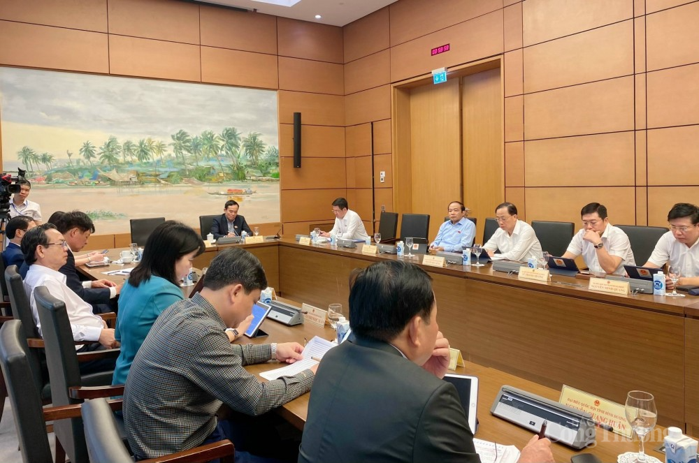 Chủ tịch Hà Nội: Đề xuất đấu giá biển số ô tô ở mức 100 triệu đồng tại hai "đầu tàu" Chủ tịch Hà Nội: Đề xuất đấu giá biển số ô tô ở mức 100 triệu đồng tại hai "đầu tàu"