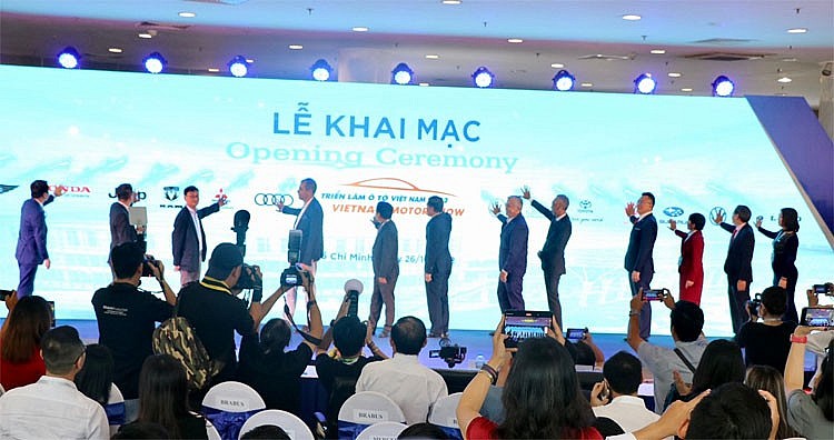 Triển lãm Ô tô Việt Nam 2022 góp phần thúc đẩy phát triển công nghiệp ô tô trong nước Triển lãm Ô tô Việt Nam 2022 góp phần thúc đẩy phát triển công nghiệp ô tô trong nước