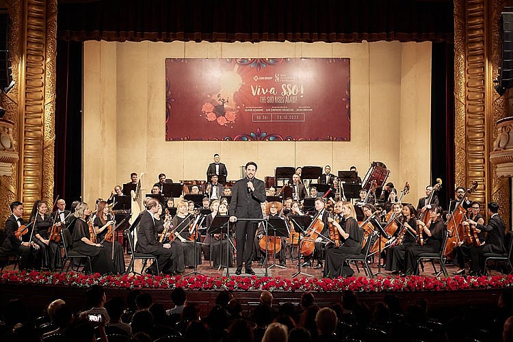 Dàn nhạc SSO tái diễn thành công tổ khúc Carmen nổi tiếng trong buổi hòa nhạc tối 26/10 Dàn nhạc SSO tái diễn thành công tổ khúc Carmen nổi tiếng trong buổi hòa nhạc tối 26/10