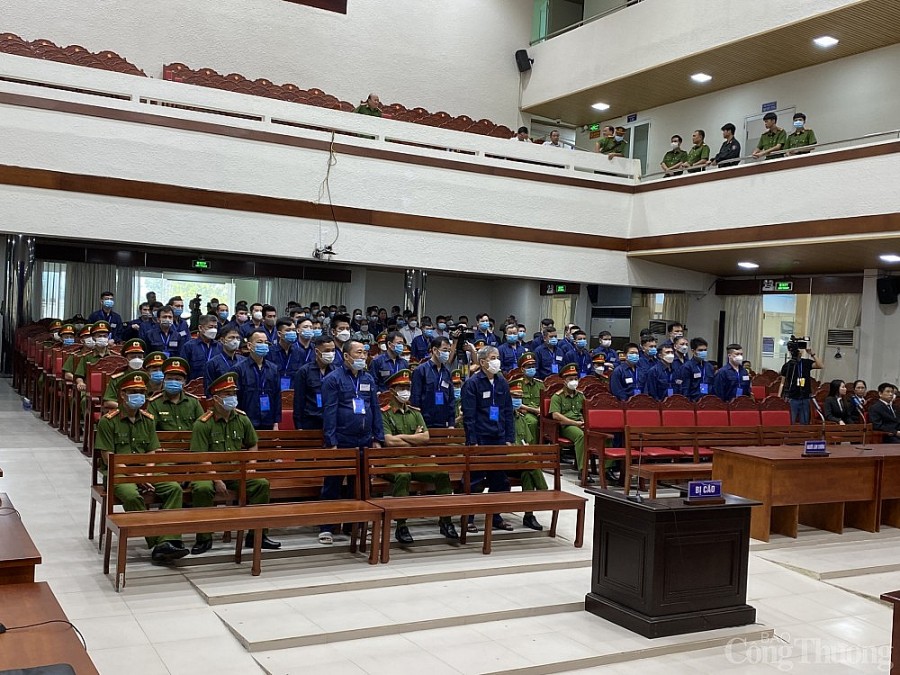 Vụ án 200 triệu lít xăng lậu: Hé lộ “đường đi của xăng” khi về nước Vụ án 200 triệu lít xăng lậu: Hé lộ “đường đi của xăng” khi về nước