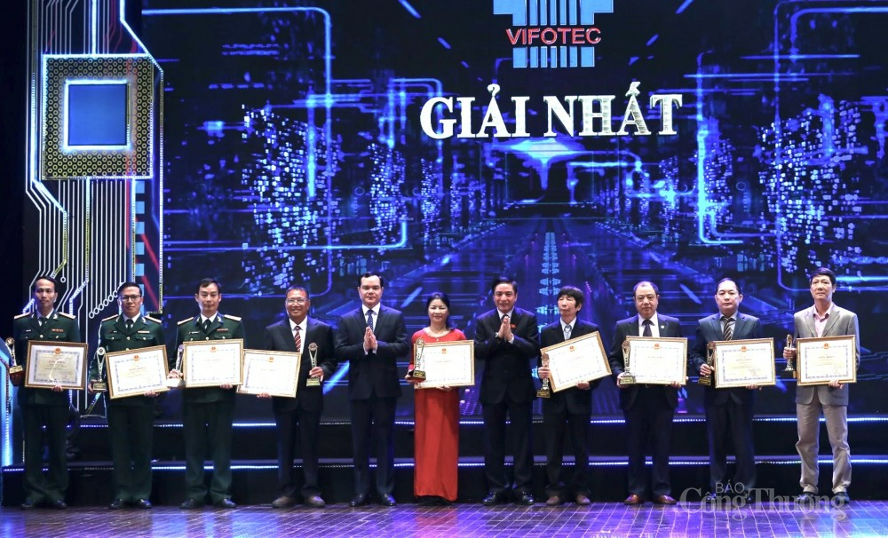 Chủ tịch Quốc hội Vương Đình Huệ: Phát triển KHCN là sự nghiệp của toàn Đảng toàn dân Chủ tịch Quốc hội Vương Đình Huệ: Phát triển KHCN là sự nghiệp của toàn Đảng toàn dân