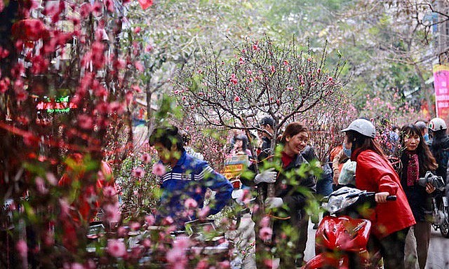 Phương án nghỉ Tết Âm lịch 7 ngày tiếp tục gây nhiều tranh cãi