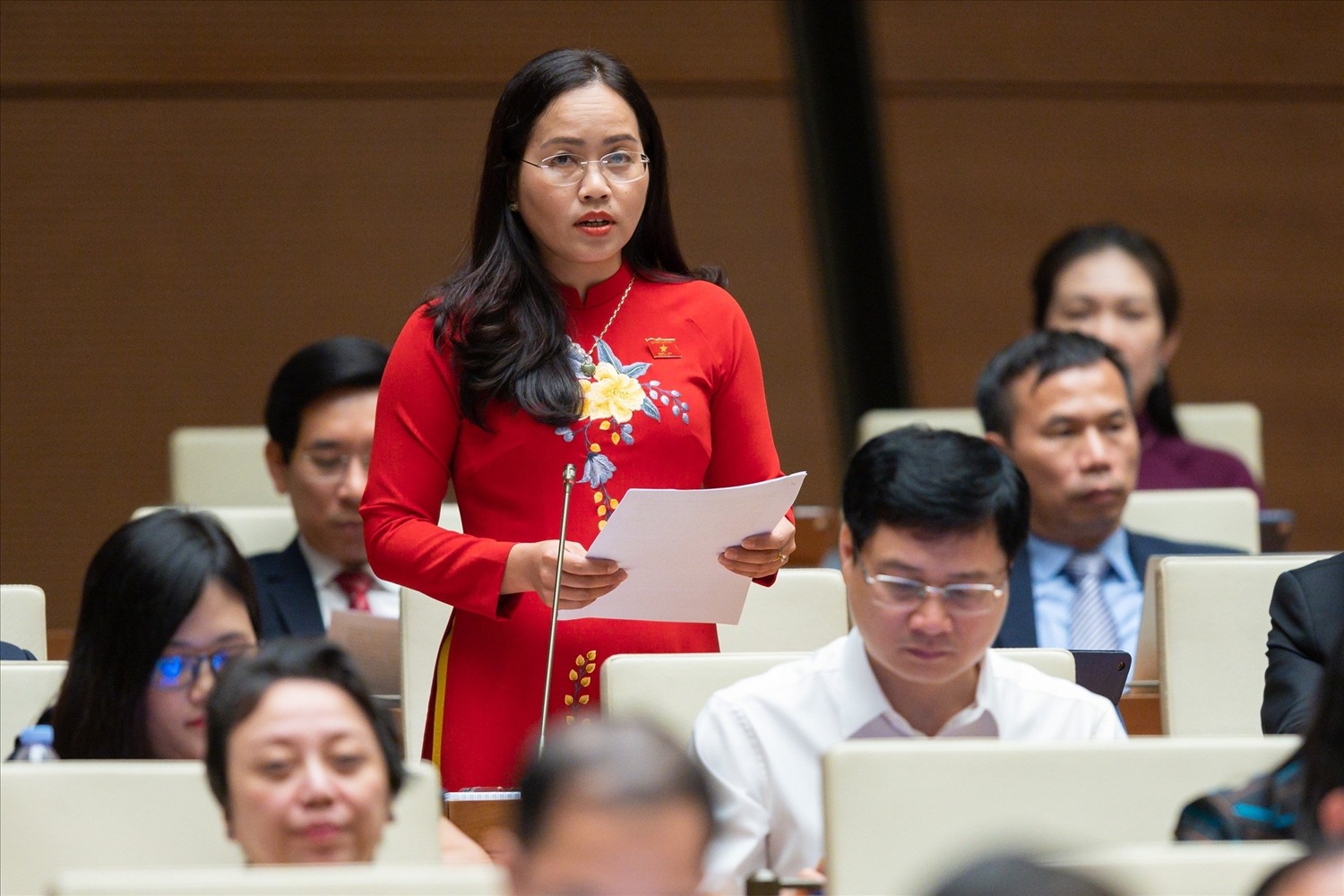 Đại biểu Quốc hội kiến nghị quan tâm nhiều hơn tới đồng bào dân tộc thiểu số