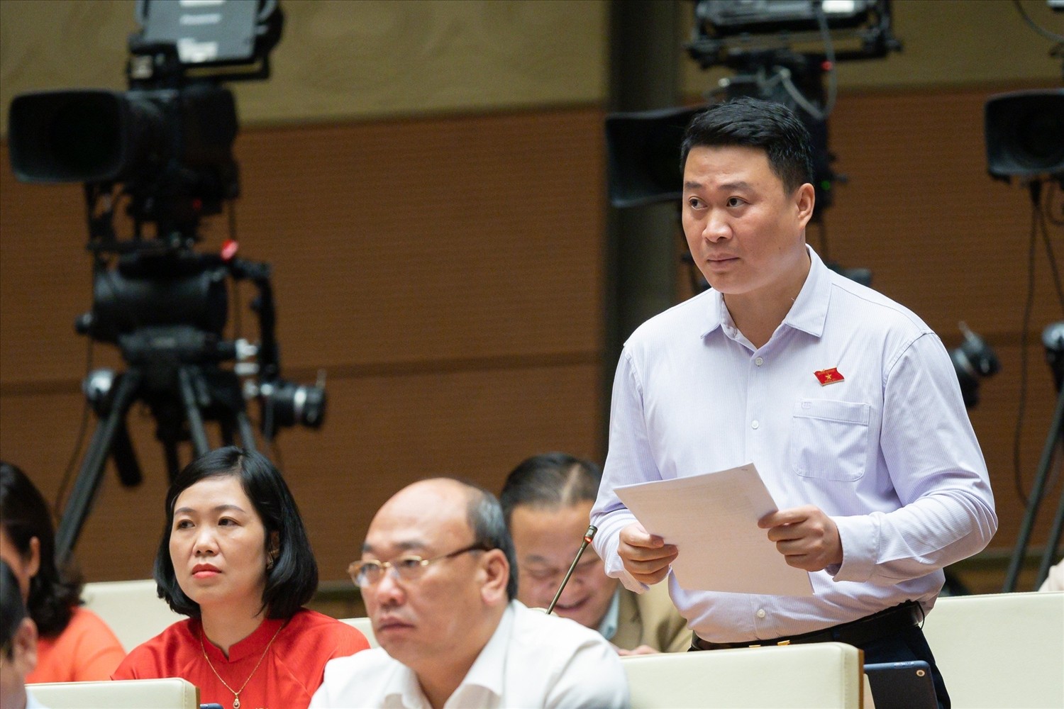 Đại biểu Quốc hội kiến nghị quan tâm nhiều hơn tới đồng bào dân tộc thiểu số