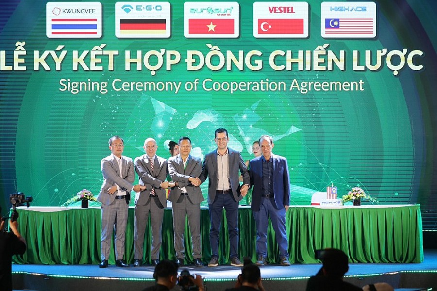 Eurosun Việt Nam tổ chức hội nghị khách hàng và ký kết hợp tác chiến lược Eurosun Việt Nam tổ chức hội nghị khách hàng và ký kết hợp tác chiến lược