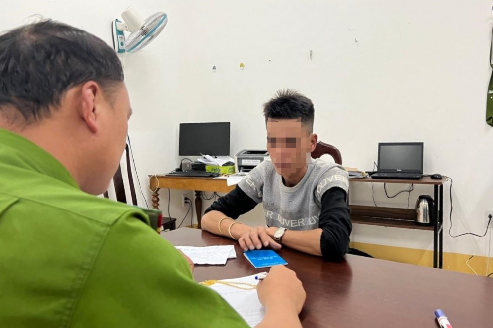 Đối tượng cướp tiệm vàng giữa trưa tại Đắk Lắk đã bị bắt Đối tượng cướp tiệm vàng giữa trưa tại Đắk Lắk đã bị bắt