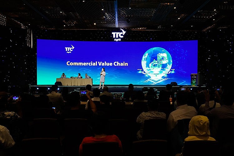 Bà Đặng Huỳnh Ức My: “Trái ngọt sẽ ngoài mong đợi khi đầu tư SBT” Bà Đặng Huỳnh Ức My: “Trái ngọt sẽ ngoài mong đợi khi đầu tư SBT”