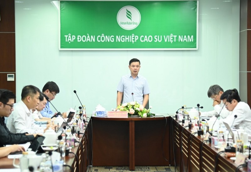 Phó Chủ tịch Ủy ban Quản lý vốn nhà nước tại doanh nghiệp Đỗ Hữu Huy phát biểu kết luận buổi làm việc với Tập đoàn Công nghiệp Cao su Việt Nam Phó Chủ tịch Ủy ban Quản lý vốn nhà nước tại doanh nghiệp Đỗ Hữu Huy phát biểu kết luận buổi làm việc với Tập đoàn Công nghiệp Cao su Việt Nam