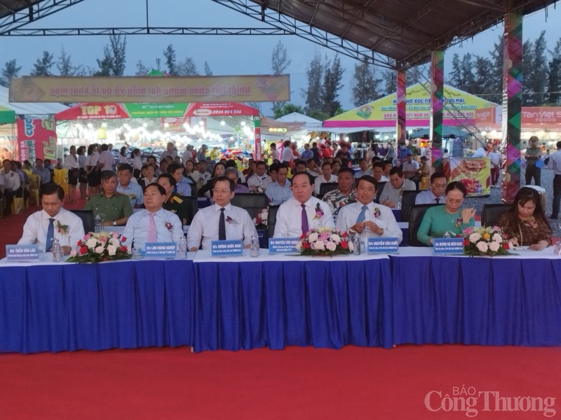 Khai mạc hội chợ Xúc tiến thương mại sản phẩm OCOP và đặc sản vùng miền Sóc Trăng năm 2022 Khai mạc hội chợ Xúc tiến thương mại sản phẩm OCOP và đặc sản vùng miền Sóc Trăng năm 2022