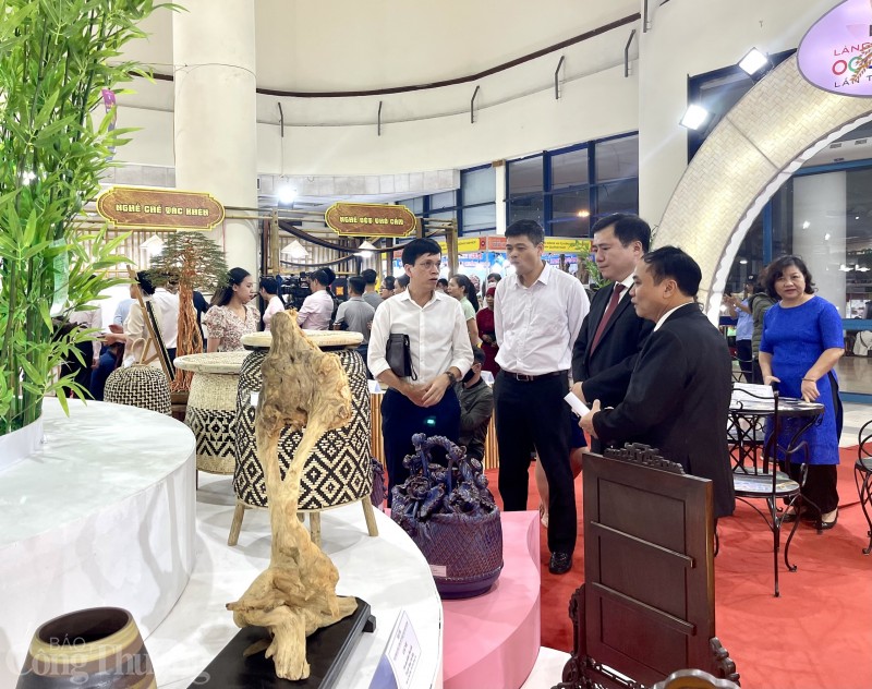 Khai mạc Hội chợ Làng nghề và Sản phẩm OCOP Việt Nam lần thứ 18 Khai mạc Hội chợ Làng nghề và Sản phẩm OCOP Việt Nam lần thứ 18