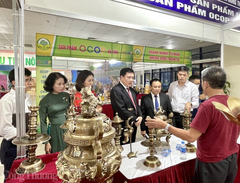 Khai mạc Hội chợ Làng nghề và Sản phẩm OCOP Việt Nam lần thứ 18 Khai mạc Hội chợ Làng nghề và Sản phẩm OCOP Việt Nam lần thứ 18