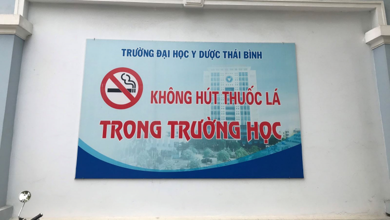 Tuyên truyền không hút thuốc trong trường Đại học Y Dược Thái Bình Tuyên truyền không hút thuốc trong trường Đại học Y Dược Thái Bình