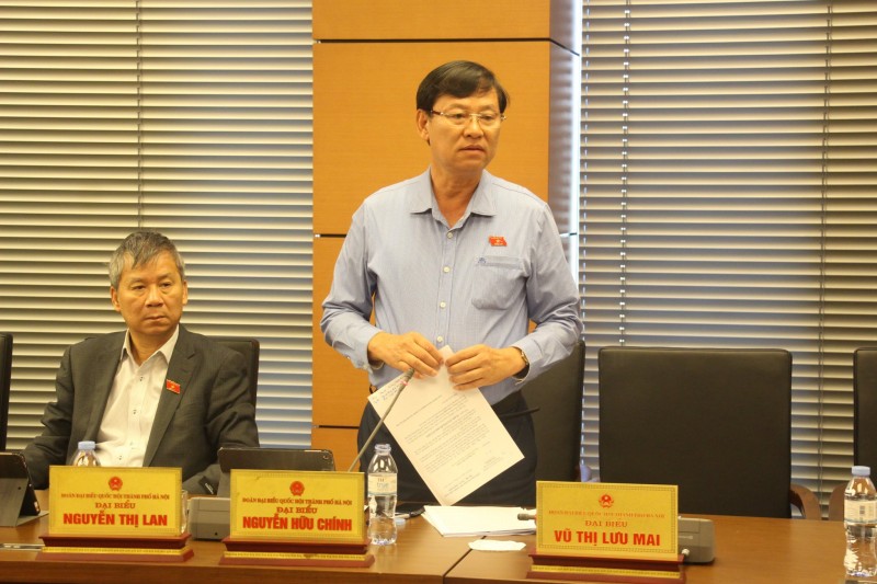 "Hai nhà sát nhau, nhà được cấp sổ đỏ, nhà không được cấp"? "Hai nhà sát nhau, nhà được cấp sổ đỏ, nhà không được cấp"?