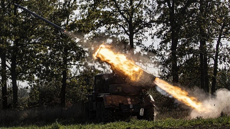 Chiến sự vẫn đang diễn ra ác liệt tại Donetsk, khi Nga và đồng minh tiếp tục thọc sâu vào phòng tuyến của Ukraine. Chiến sự vẫn đang diễn ra ác liệt tại Donetsk, khi Nga và đồng minh tiếp tục thọc sâu vào phòng tuyến của Ukraine.