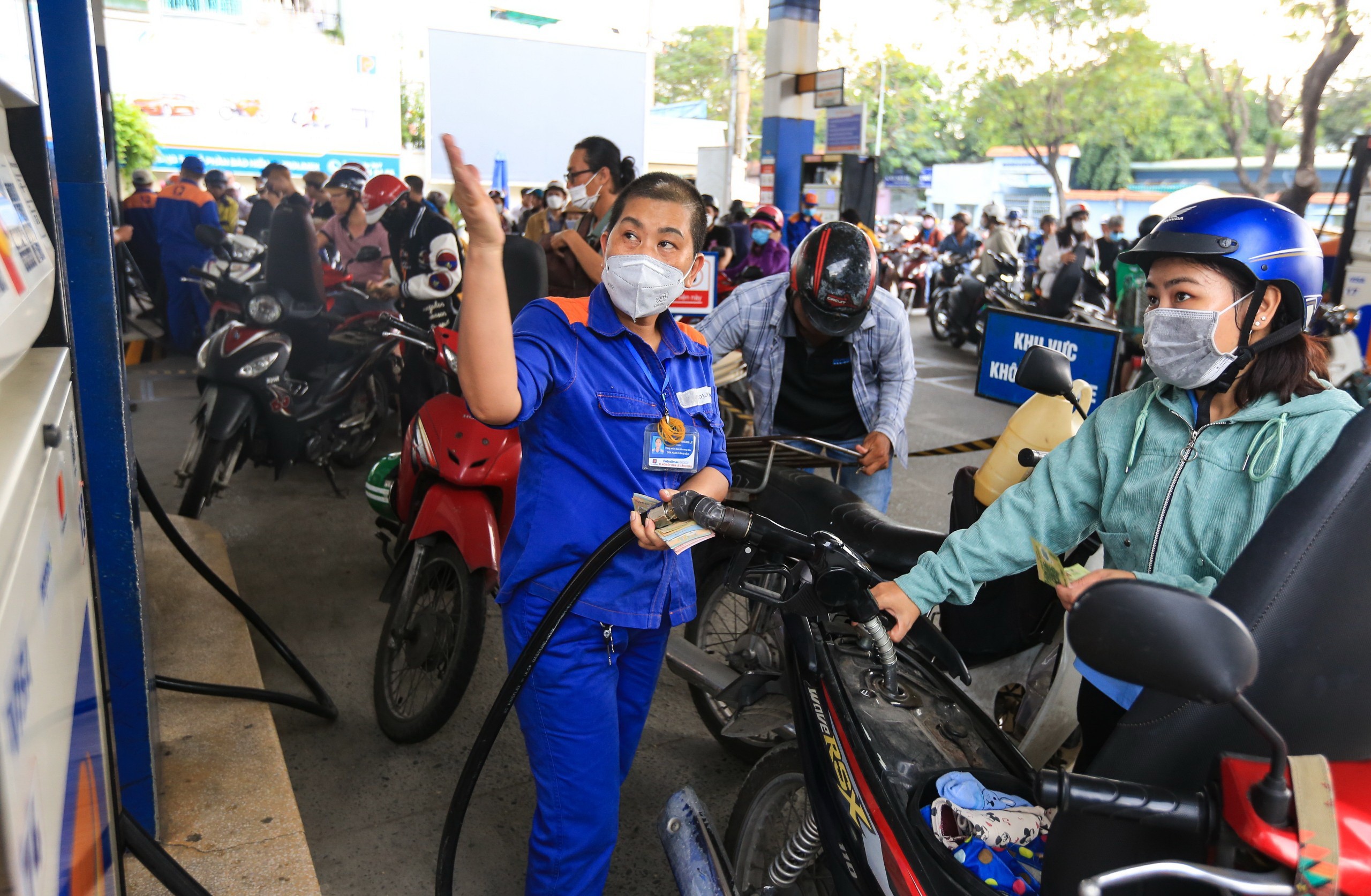 Bộ Kế hoạch và Đầu tư: Chi phí kinh doanh xăng dầu chưa được tính đúng, tính đủ Bộ Kế hoạch và Đầu tư: Chi phí kinh doanh xăng dầu chưa được tính đúng, tính đủ