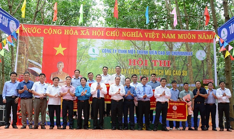 Hằng năm, Công ty tổ chức Hội thi Bàn tay vàng thu hoạch mủ cao su Hằng năm, Công ty tổ chức Hội thi Bàn tay vàng thu hoạch mủ cao su