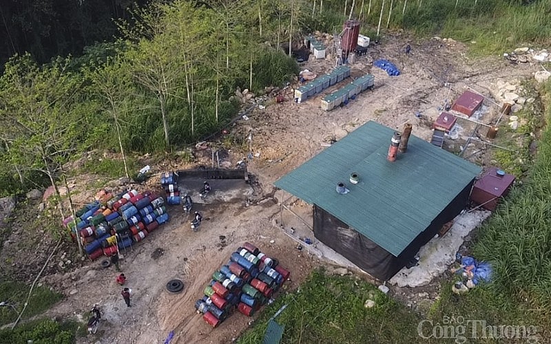 Nghệ An phát hiện cơ sở tái chế hàng chục tấn dầu nhớt trái phép Nghệ An phát hiện cơ sở tái chế hàng chục tấn dầu nhớt trái phép