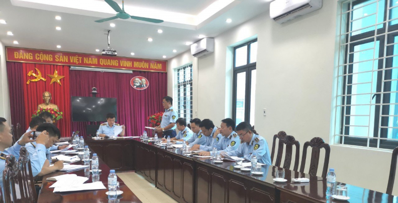 Phó Tổng Cục trưởng Hoàng Ánh Dương làm việc với Quản lý thị trường Điện Biên Phó Tổng Cục trưởng Hoàng Ánh Dương làm việc với Quản lý thị trường Điện Biên