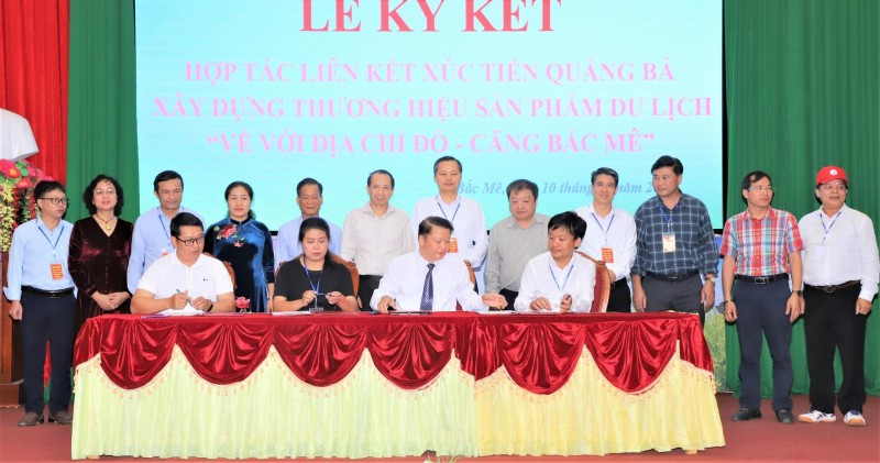 Ký kết hợp tác liên kết xúc tiến quảng bá sản phẩm du lịch “Về với địa chỉ đỏ - Căng Bắc Mê” giữa huyện Bắc Mê và các đối tác Ký kết hợp tác liên kết xúc tiến quảng bá sản phẩm du lịch “Về với địa chỉ đỏ - Căng Bắc Mê” giữa huyện Bắc Mê và các đối tác