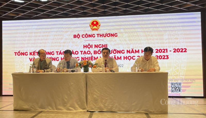 Bộ Công Thương tổng kết công tác đào tạo, bồi dưỡng năm học 2021-2022 và phương hướng nhiêm vụ năm học 2022-2023